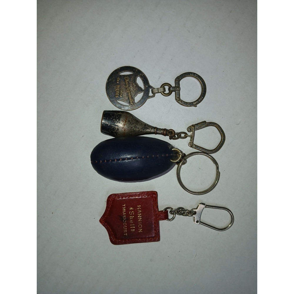 Lot Of 4 Novelty KEY RING Vintage Miniature Football, Shell Station Ect. - Picture 6 of 6